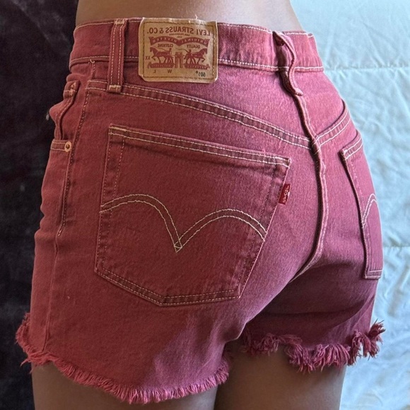 Levi’s 501 Red/Brick Wash Cut-Off Denim Shorts Waist 24 Raw Hem Women NWT - Picture 6 of 7